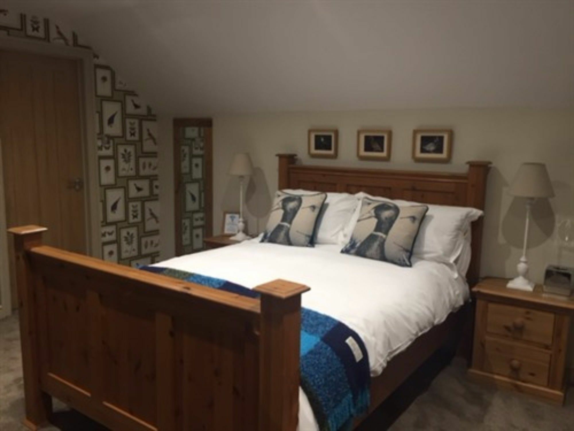 The Lansdowne Guest House Bourton-on-the-Water Zewnętrze zdjęcie A bedroom in the UK